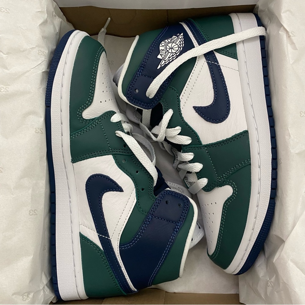 Nike Air Jordan 1 Mid Noble Green/Midnight Navy Women's Size 7